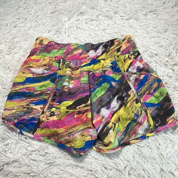 Lululemon Tracker Short V *4" Catalyst Multi - Picture 4 of 7